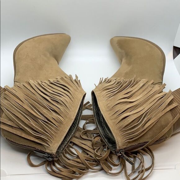 Kenneth Cole Reaction fringe booties. 9 - Picture 7 of 9